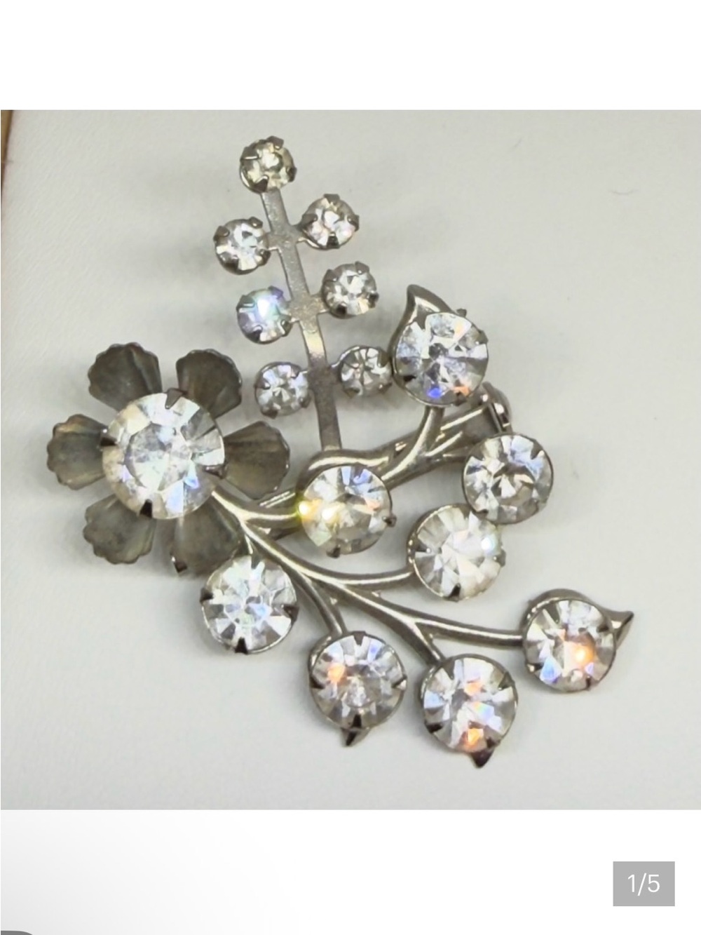 Vintage silver tone floral crystal brooch Women’s costume jewelry